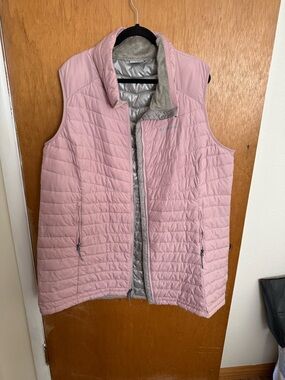 Columbia Women's Light Pink Quilted Vest with Fleece Collar